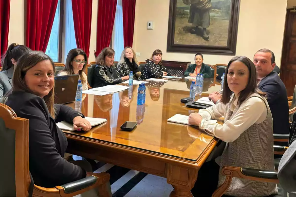 La concejal de Turismo, Arantxa Miralles, durante la reunión