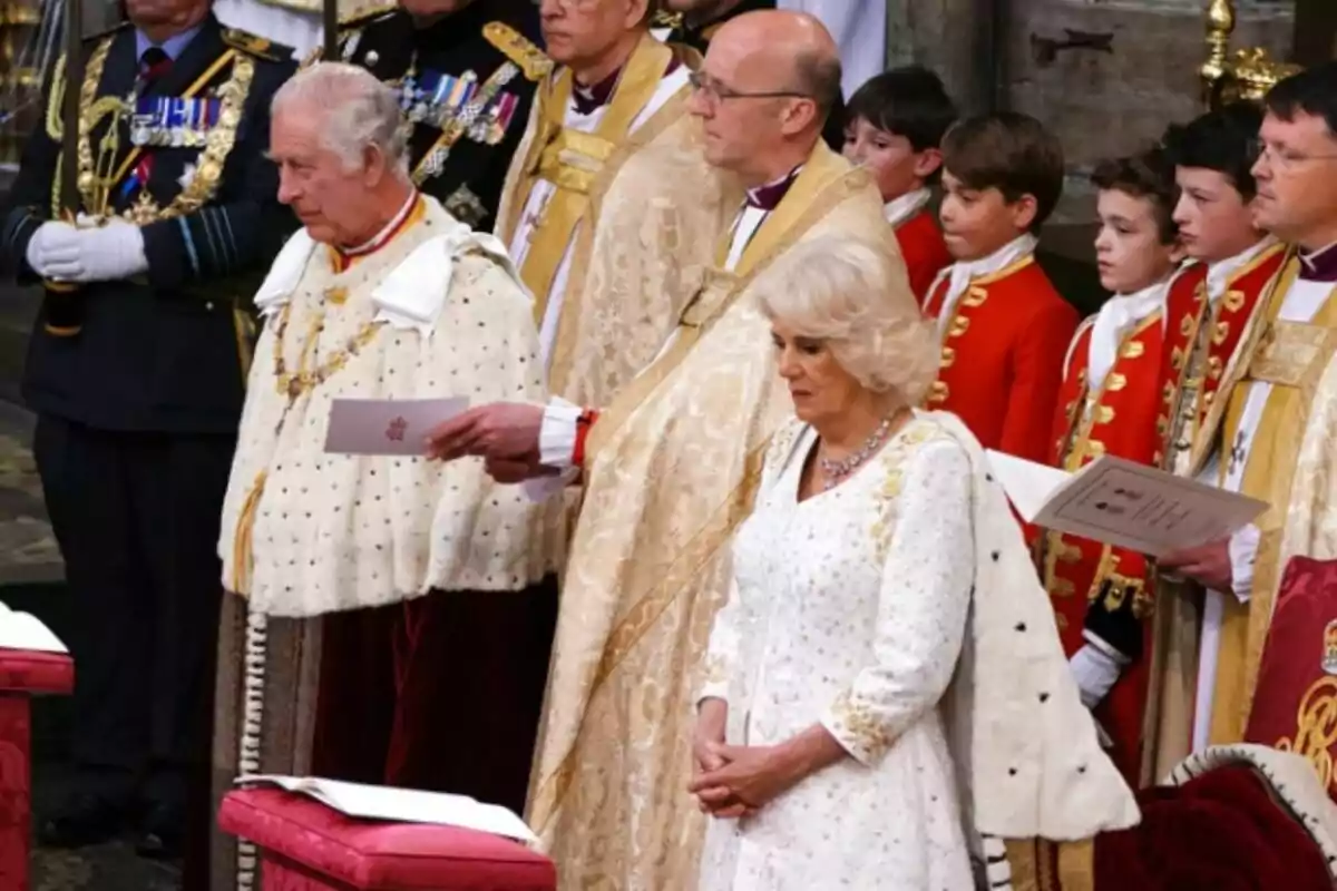 Coronación del Rey Carlos III: desde los nervios de Camila al acierto de Kate Middleton con el color marfil. Coronación del Rey Carlos III: desde los nervios de Camila al acierto de Kate Middleton con el color marfil.