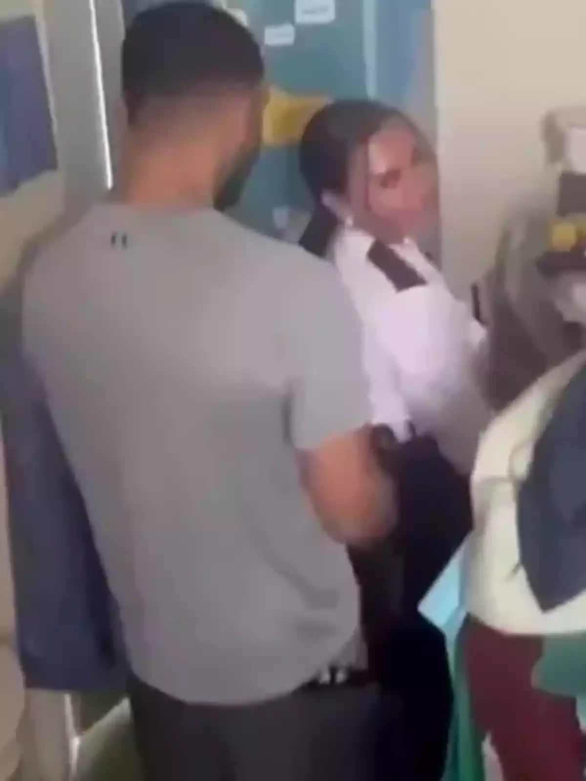 Filtran un video de una funcionaria penitenciaria manteniendo relaciones  con recluso