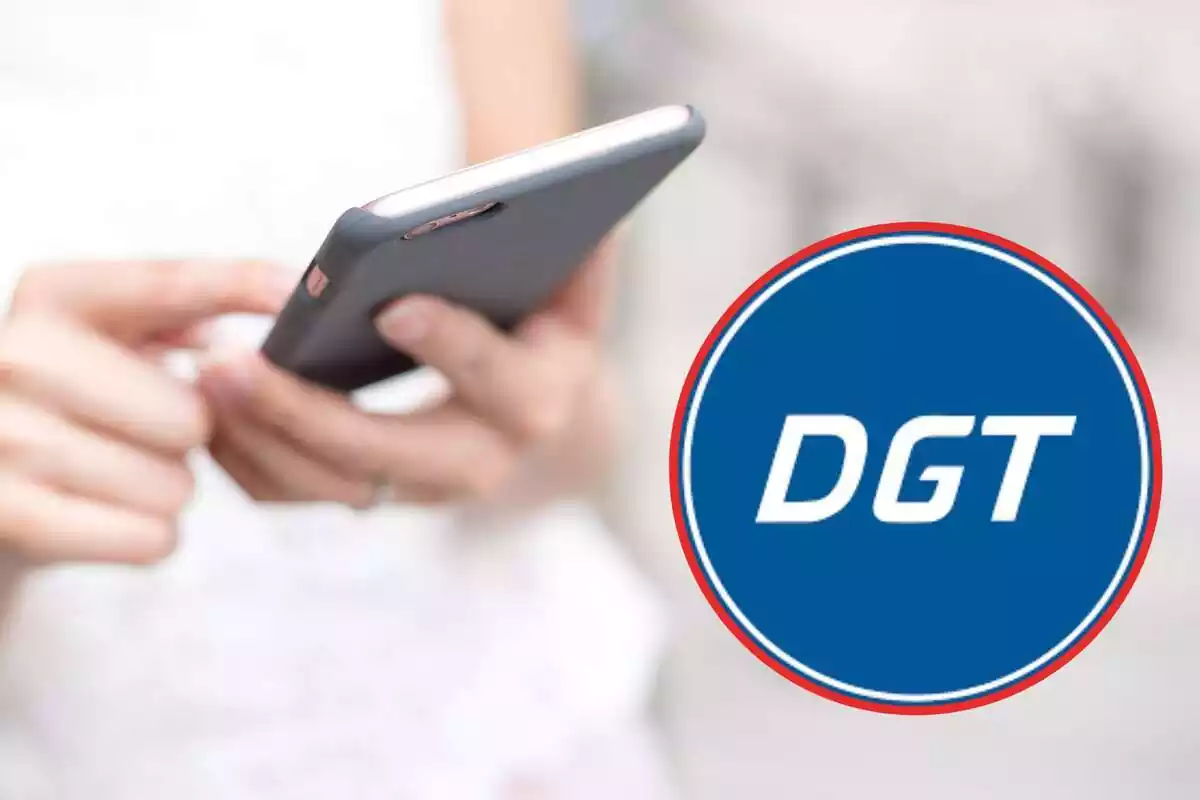 Una mujer sujetando un teléfono móvil y el logo de la DGT