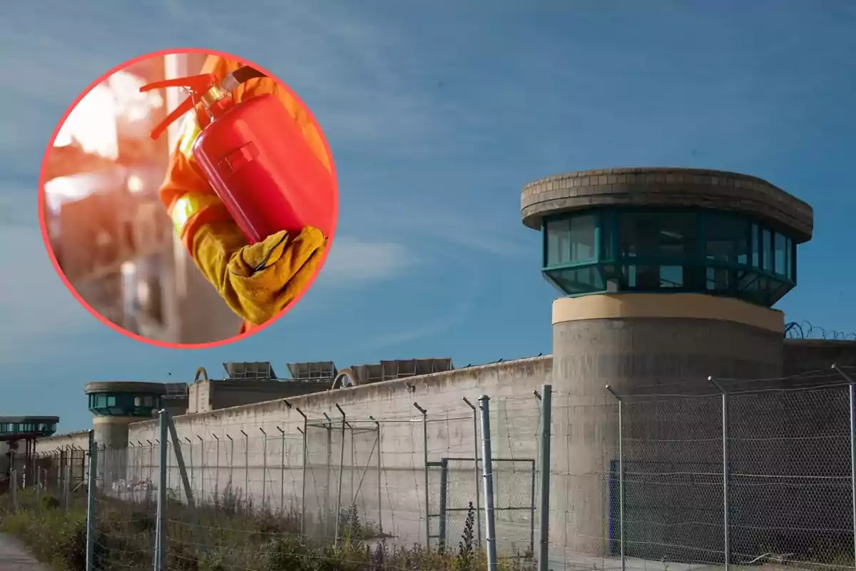 Una prisión con torres de vigilancia y una cerca de alambre de púas, con un recuadro que muestra a una persona sosteniendo un extintor rojo.