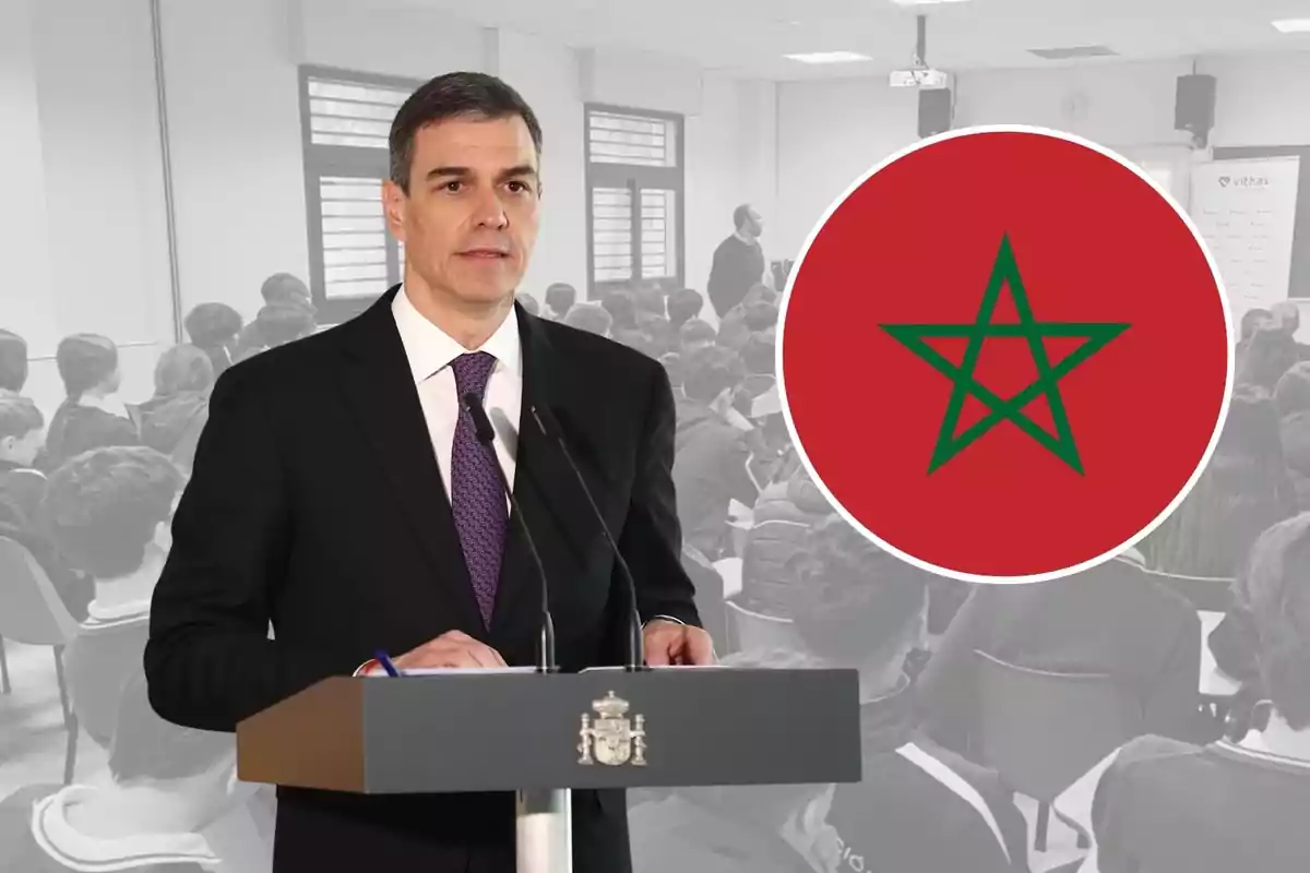 Un hombre en traje oscuro y corbata morada habla en un podio con un fondo de una sala de conferencias en blanco y negro y un círculo rojo con una estrella verde.