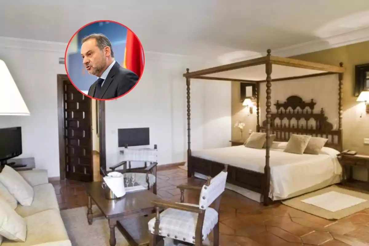 Un hombre en un círculo rojo sobre una imagen de una habitación de hotel con una cama grande y muebles de madera. Un hombre en un círculo rojo sobre una imagen de una habitación de hotel con una cama grande y muebles de madera.