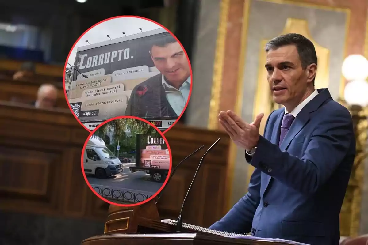 Un hombre en un traje azul habla en un podio mientras en la esquina superior izquierda se muestran dos imágenes circulares de un cartel publicitario con la palabra "Corrupto" y un vehículo con el mismo cartel.