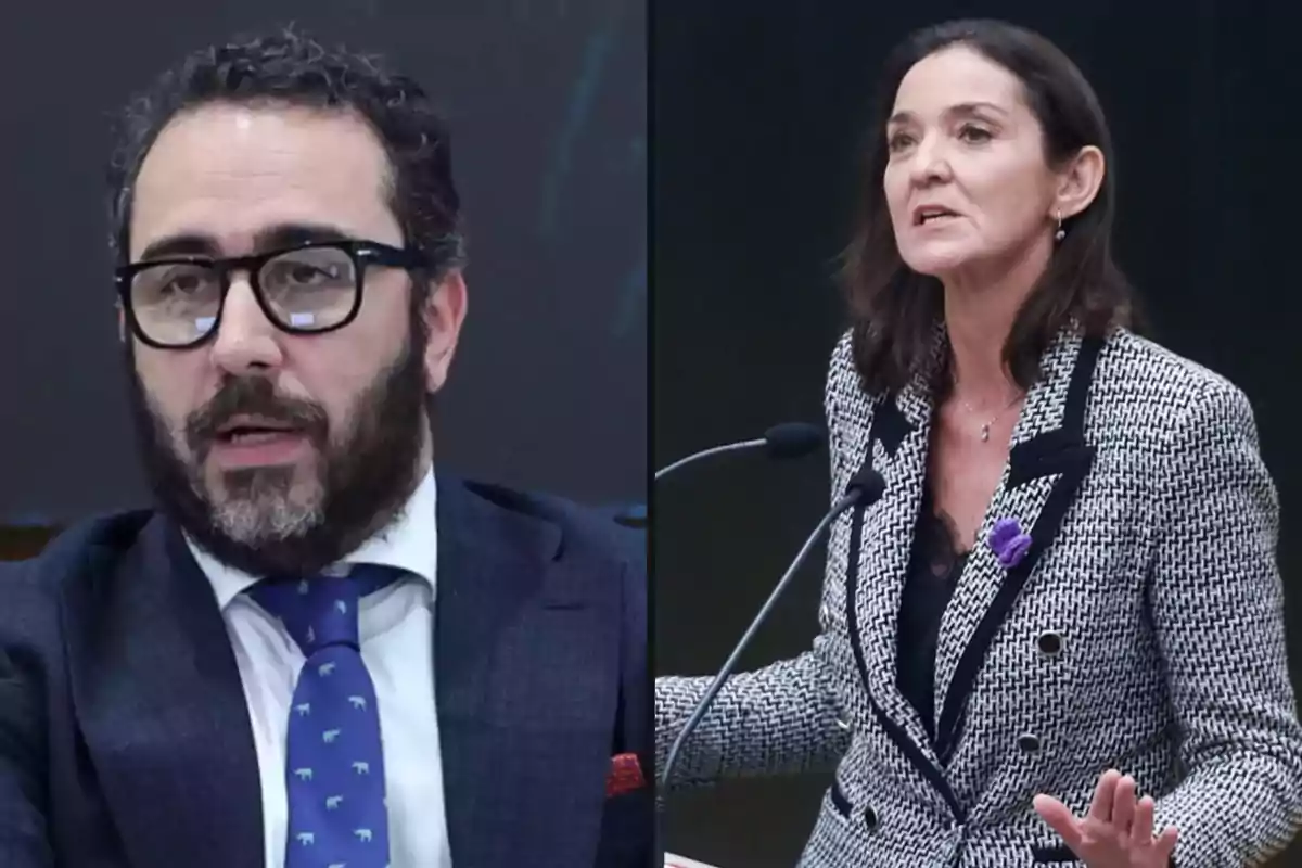 Dos personas en un entorno profesional, una de ellas con gafas y corbata azul, y la otra con un traje de chaqueta blanco y negro, hablando en un micrófono.