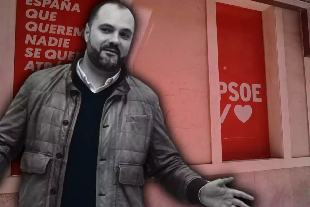 Un hombre con chaqueta de cuero aparece frente a un cartel rojo con texto en español y el logo del PSOE.