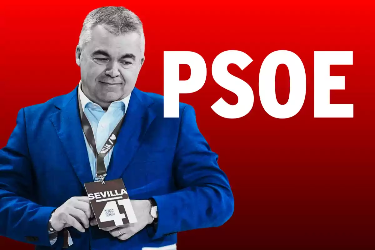 Hombre con chaqueta azul sosteniendo una acreditación de Sevilla sobre un fondo rojo con las letras PSOE en grande.