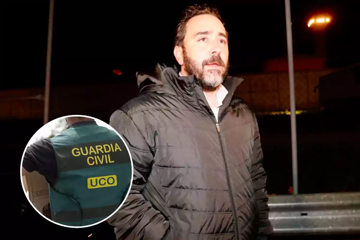 Un hombre con chaqueta negra está de pie en un entorno nocturno; en la esquina inferior izquierda hay un recuadro con un agente de la Guardia Civil con un chaleco que dice "UCO".