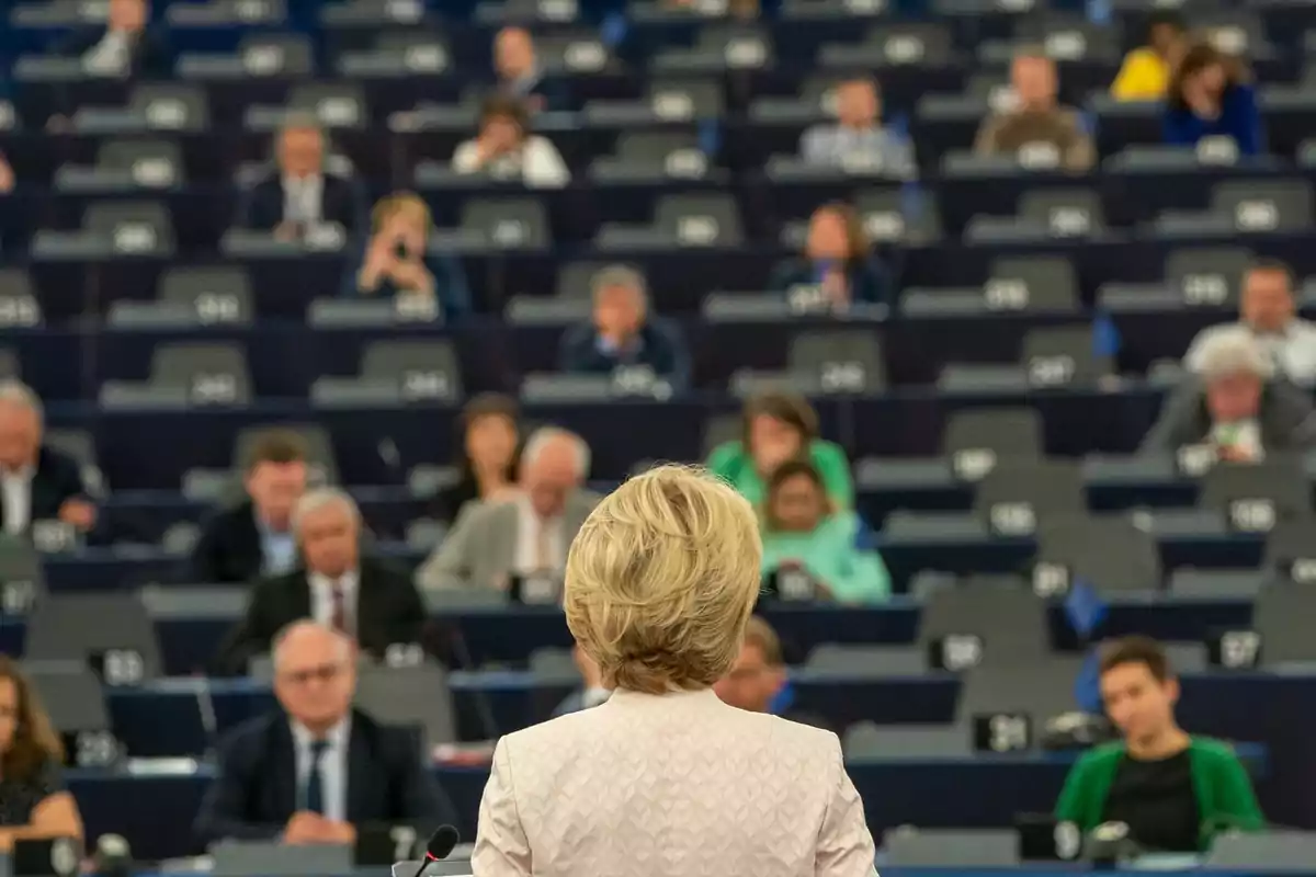 ursula von der layen en el parlamento europeo