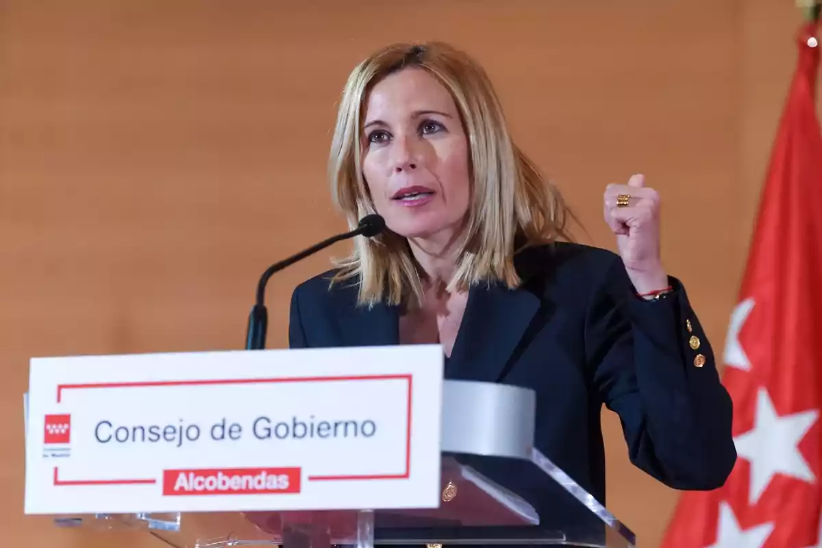 La alcaldesa de Alcobendas, Rocío García en una rueda de prensa