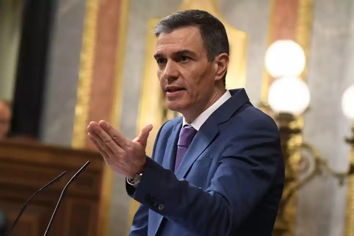 pedro sanchez desde el atril del Congreso pedro sanchez desde el atril del Congreso