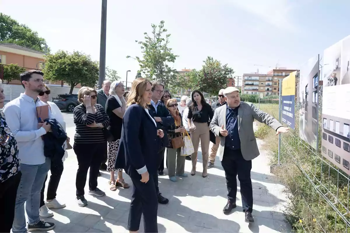 La alcaldesa de València, María José Catalá, asiste al acto de replanteo de las nuevas viviendas de alquiler asequible