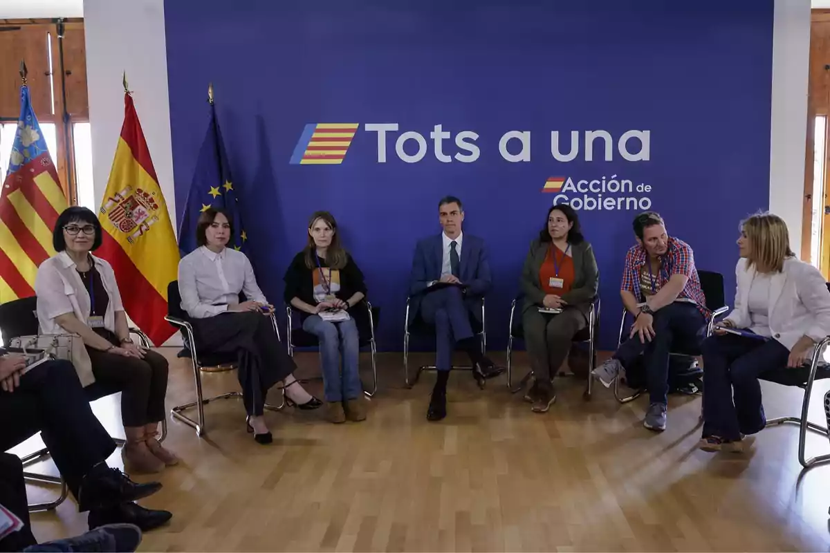 El presidente del Gobierno, Pedro Sánchez, y la ministra de Ciencia Innovación y Universidades, Diana Morant
