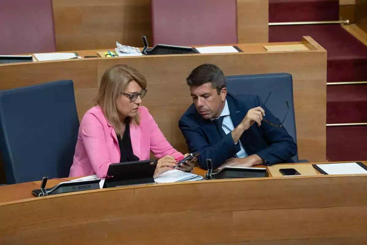 La vicepresidenta de la Generalitat Valenciana, Susana Camarero y el presidente de la Generalitat Valenciana, Carlos Mazón