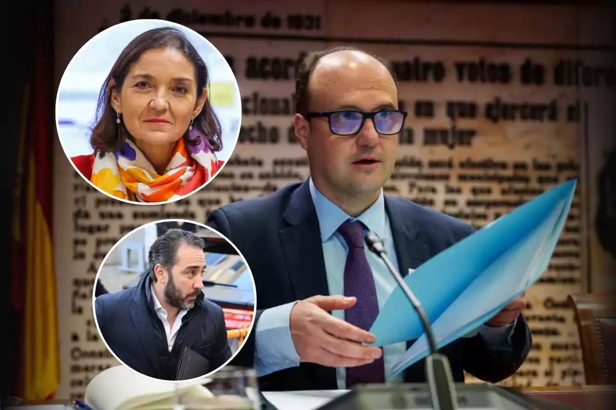 Un hombre con gafas y traje sostiene una carpeta azul en una sala de reuniones, con dos imágenes circulares de otras personas en la parte superior izquierda.