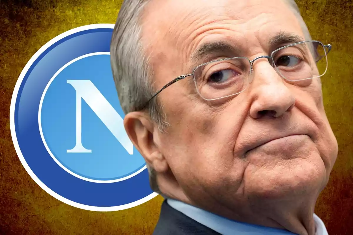 Un hombre mayor con gafas frente a un logo azul con una letra "N" blanca.