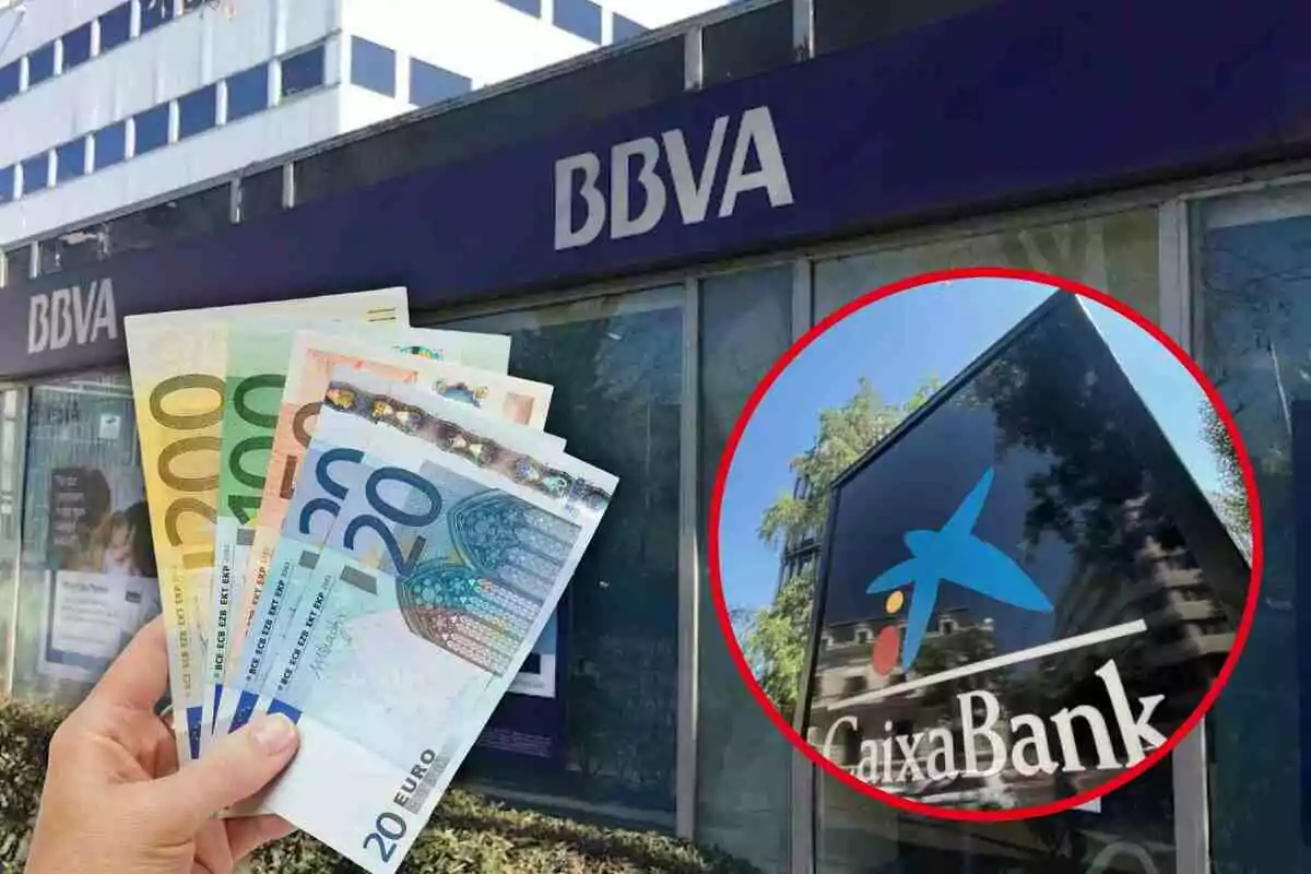 Una mano sosteniendo billetes de euro frente a una sucursal de BBVA con un logo de CaixaBank en un círculo rojo.