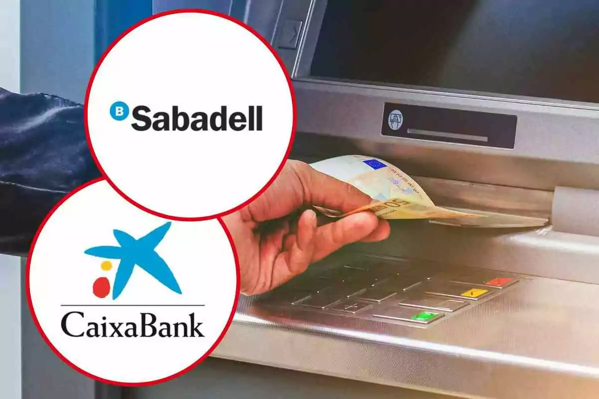 Logos de Sabadell y CaixaBank sobre una imagen de una mano insertando un billete en un cajero automático.