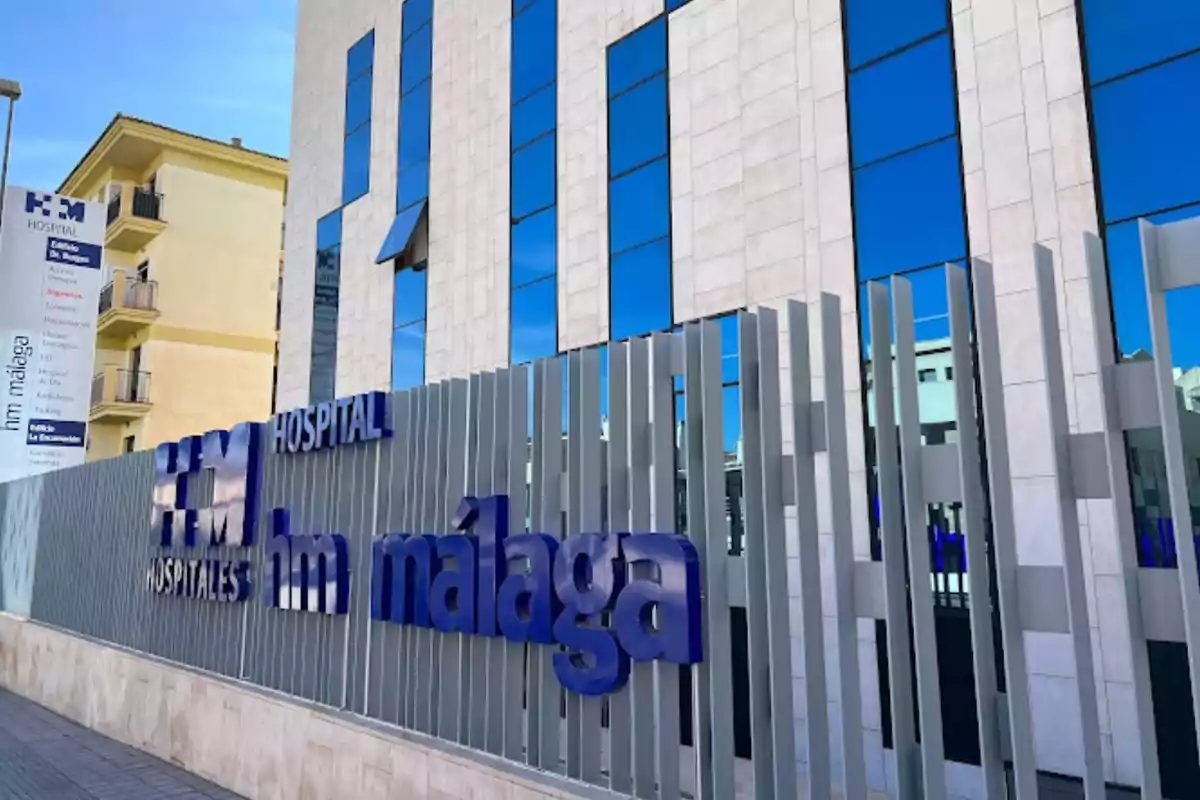 Fachada hospital de Málaga