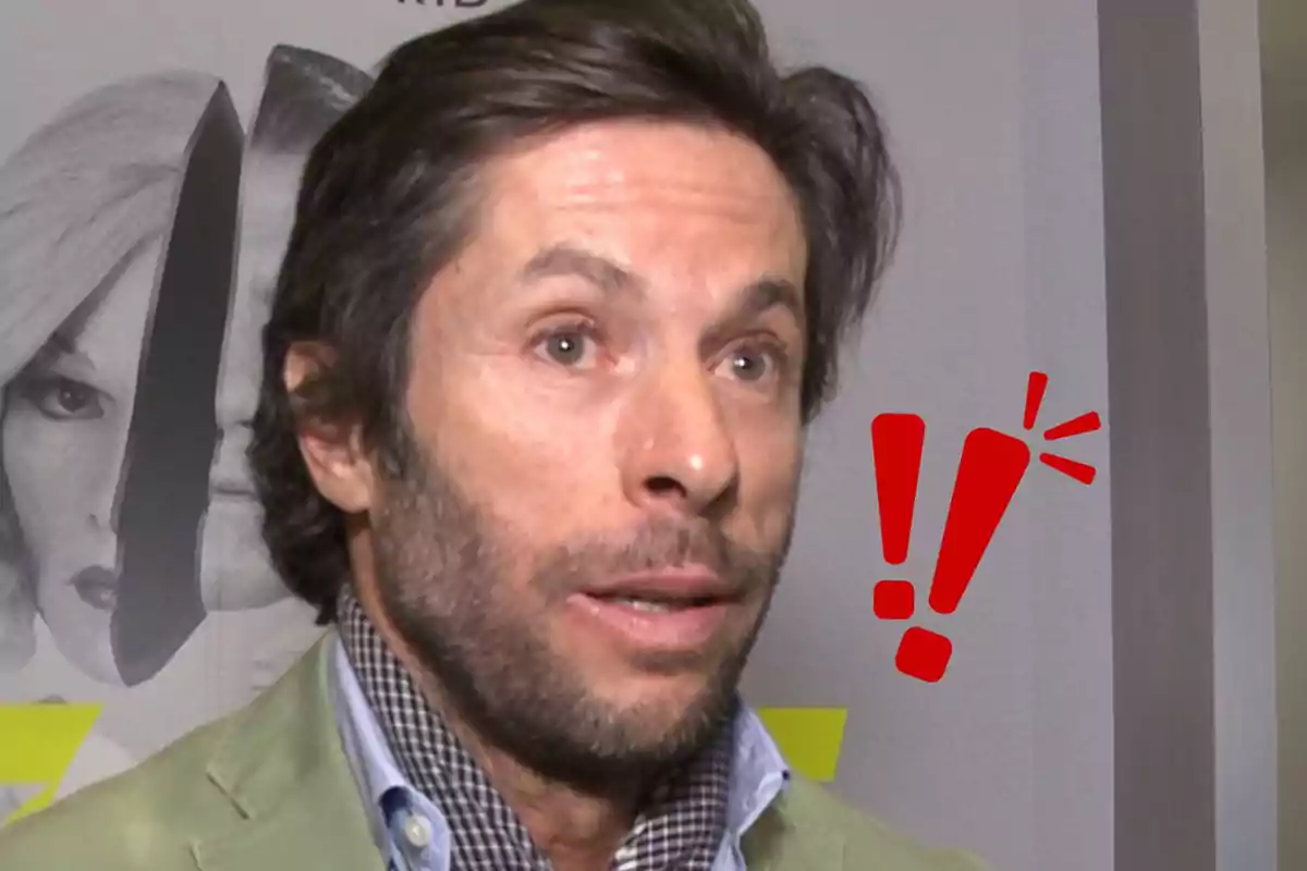 A man with a surprised expression and red exclamation marks next to him.