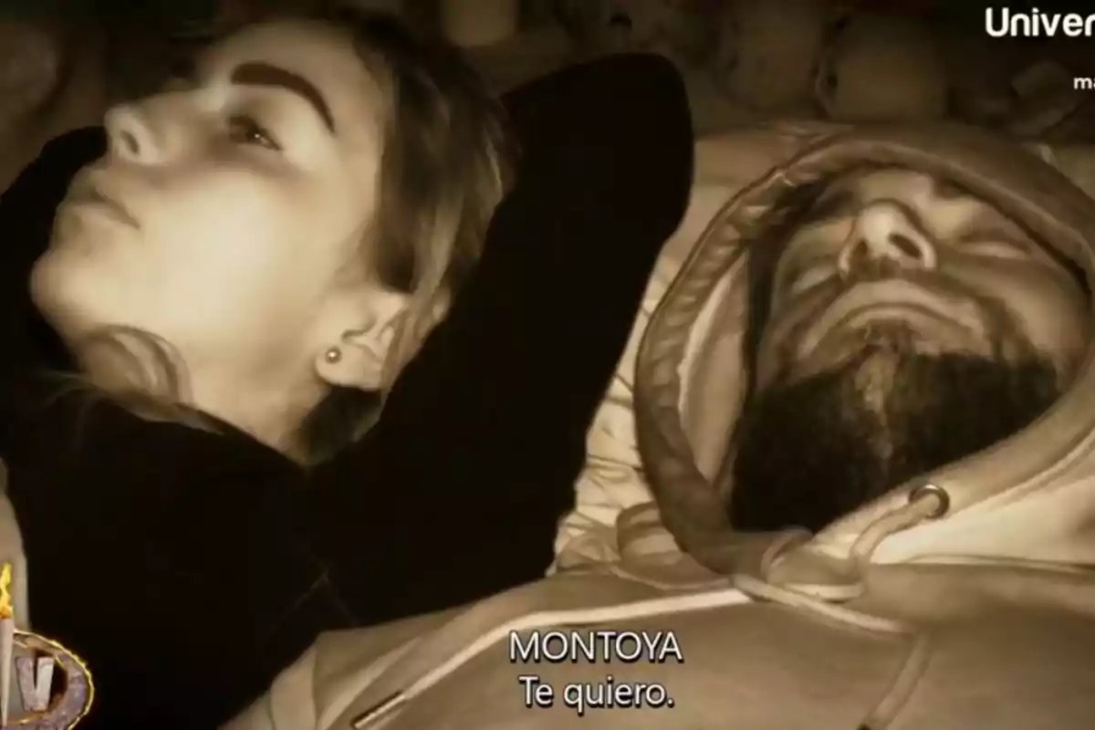 Anita y Montoya están acostados en la cama, ambos con los ojos cerrados, mientras en la parte inferior de la imagen aparece el texto Anita y Montoya están acostados en la cama, ambos con los ojos cerrados, mientras en la parte inferior de la imagen aparece el texto