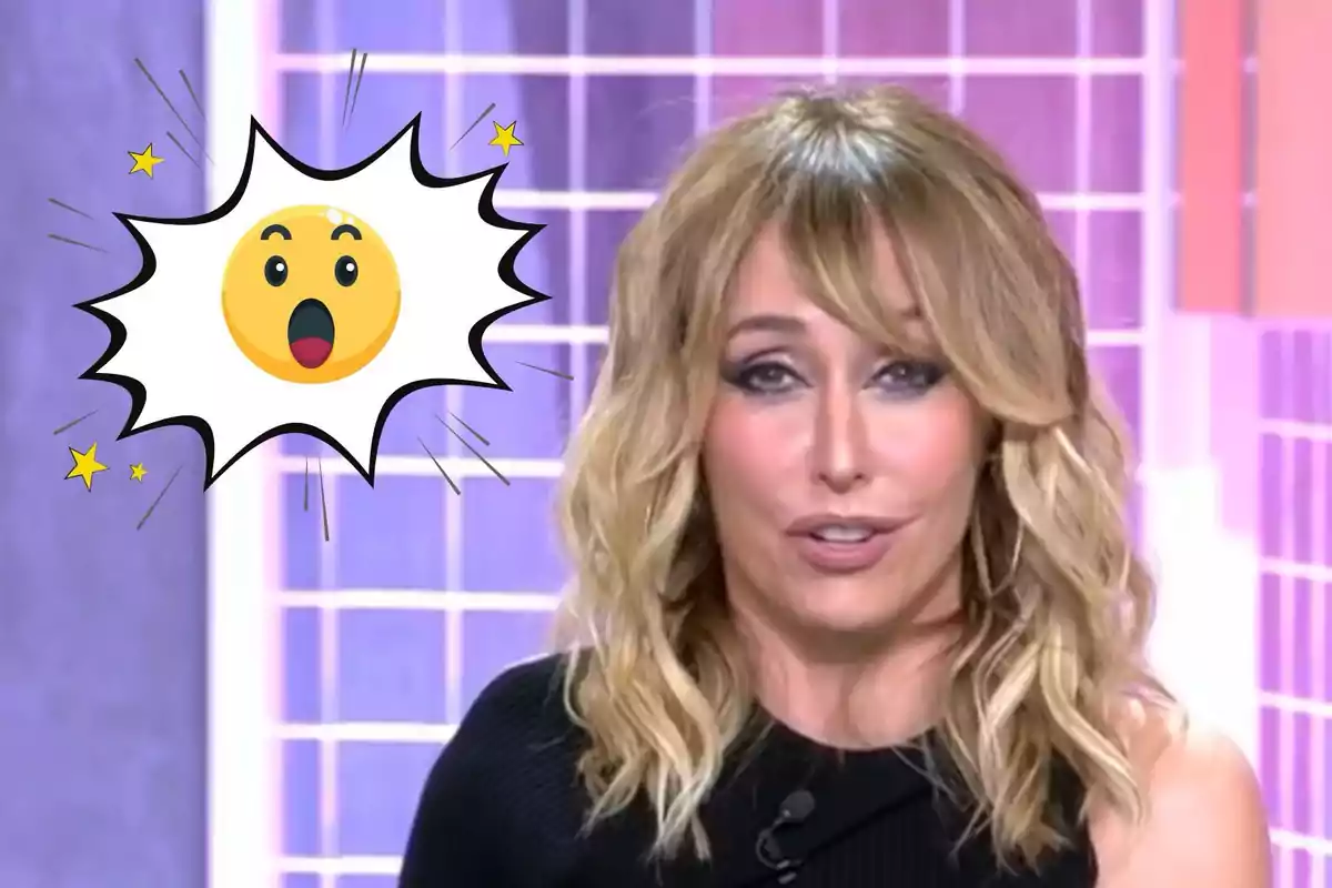 Emma García con cabello rubio y expresión facial neutra está frente a un fondo de cuadrícula de colores, junto a un emoji sorprendido dentro de un diseño de explosión de cómic.