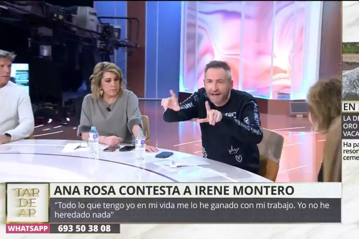 Personas discutiendo en un programa de televisión con un titular que menciona una respuesta de Ana Rosa a Irene Montero.