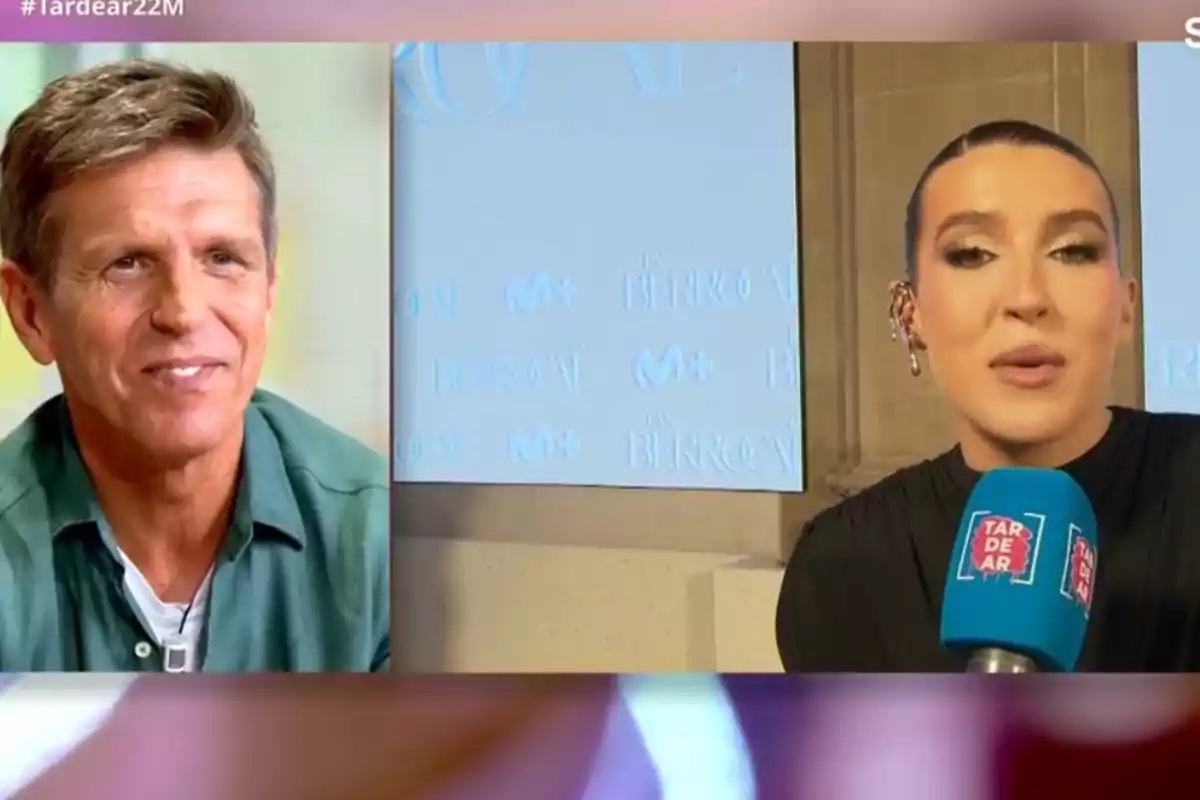 Manuel Díaz ‘El Cordobés’ y Alba Díaz en una videollamada, una de ellas sostiene un micrófono azul con el logo Manuel Díaz ‘El Cordobés’ y Alba Díaz en una videollamada, una de ellas sostiene un micrófono azul con el logo