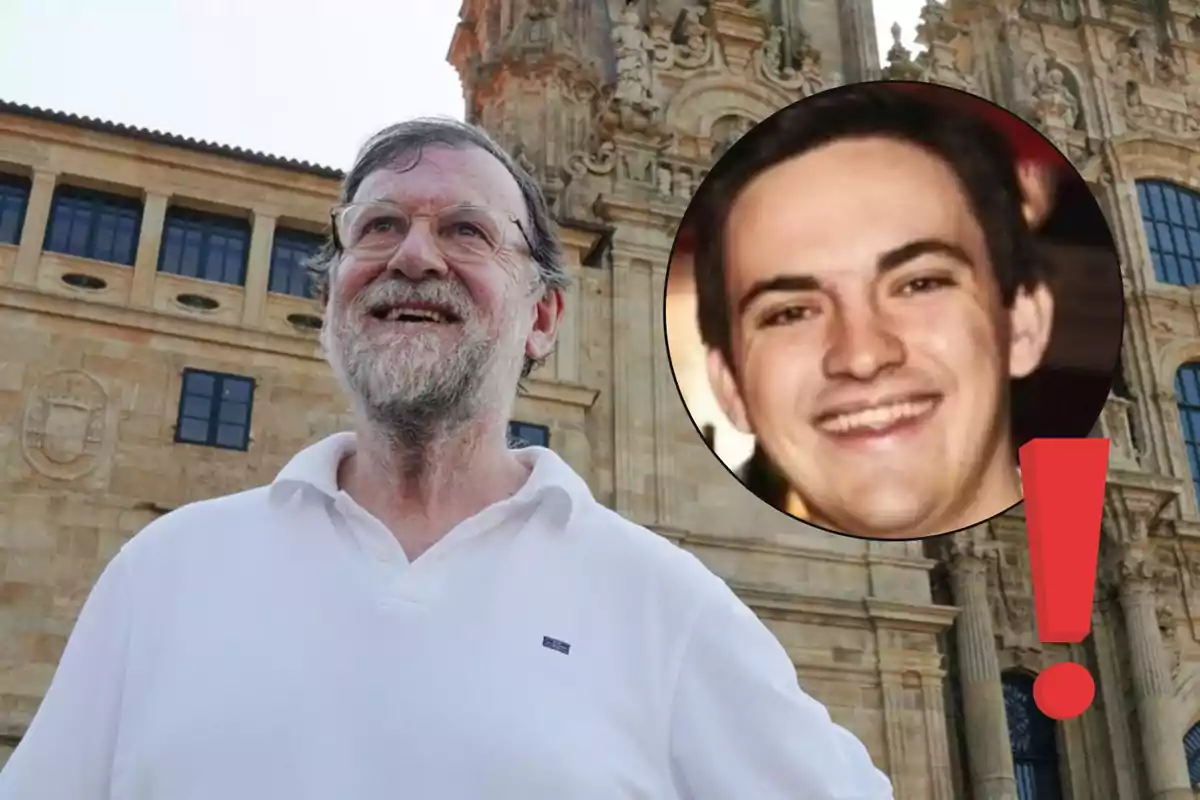 Mariano Rajoy de barba y gafas sonríe frente a un edificio histórico mientras en la esquina aparece un círculo con el rostro de Juan Rajoy y un signo de exclamación rojo