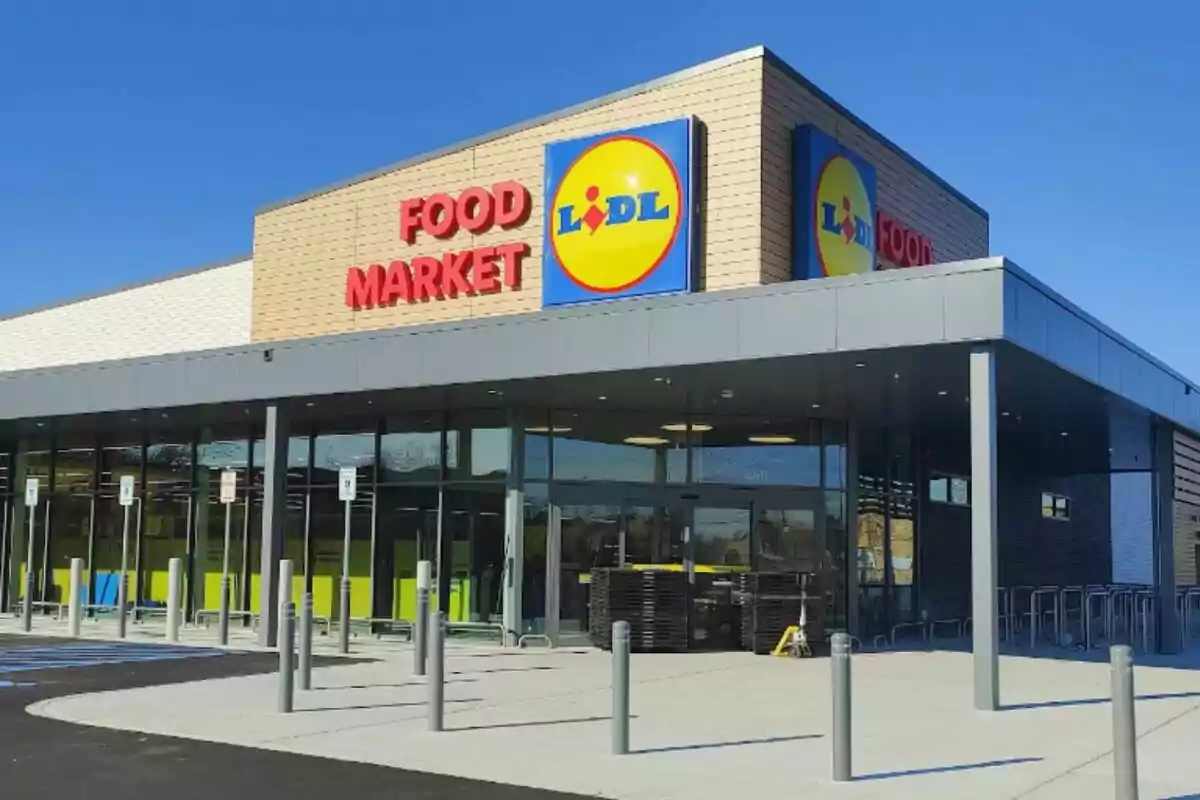 Facade of a Lidl supermarket with a Facade of a Lidl supermarket with a