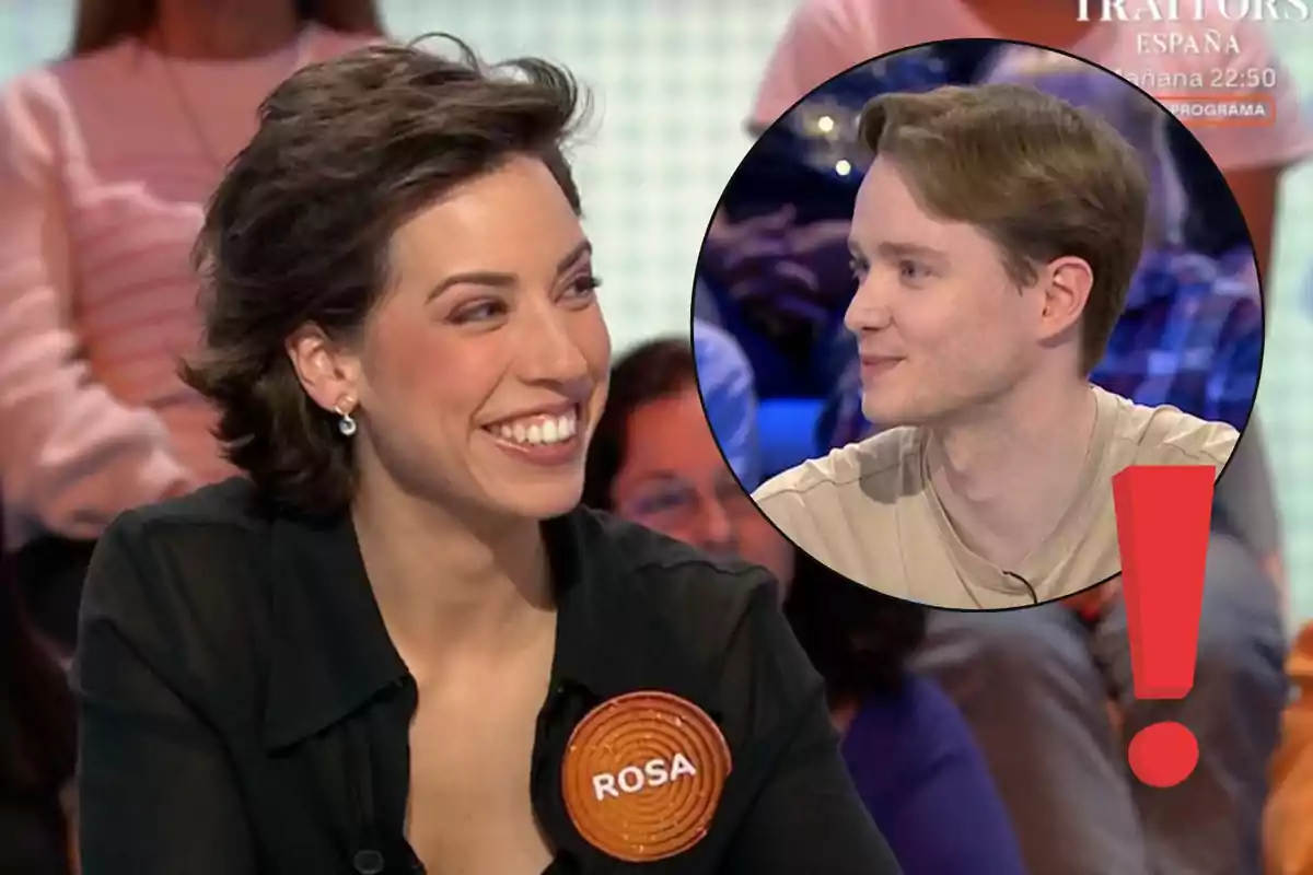 Rosa sonriente con un distintivo que dice "Rosa" está en un programa de televisión; en un recuadro, se muestra a Manu joven con una expresión neutral.