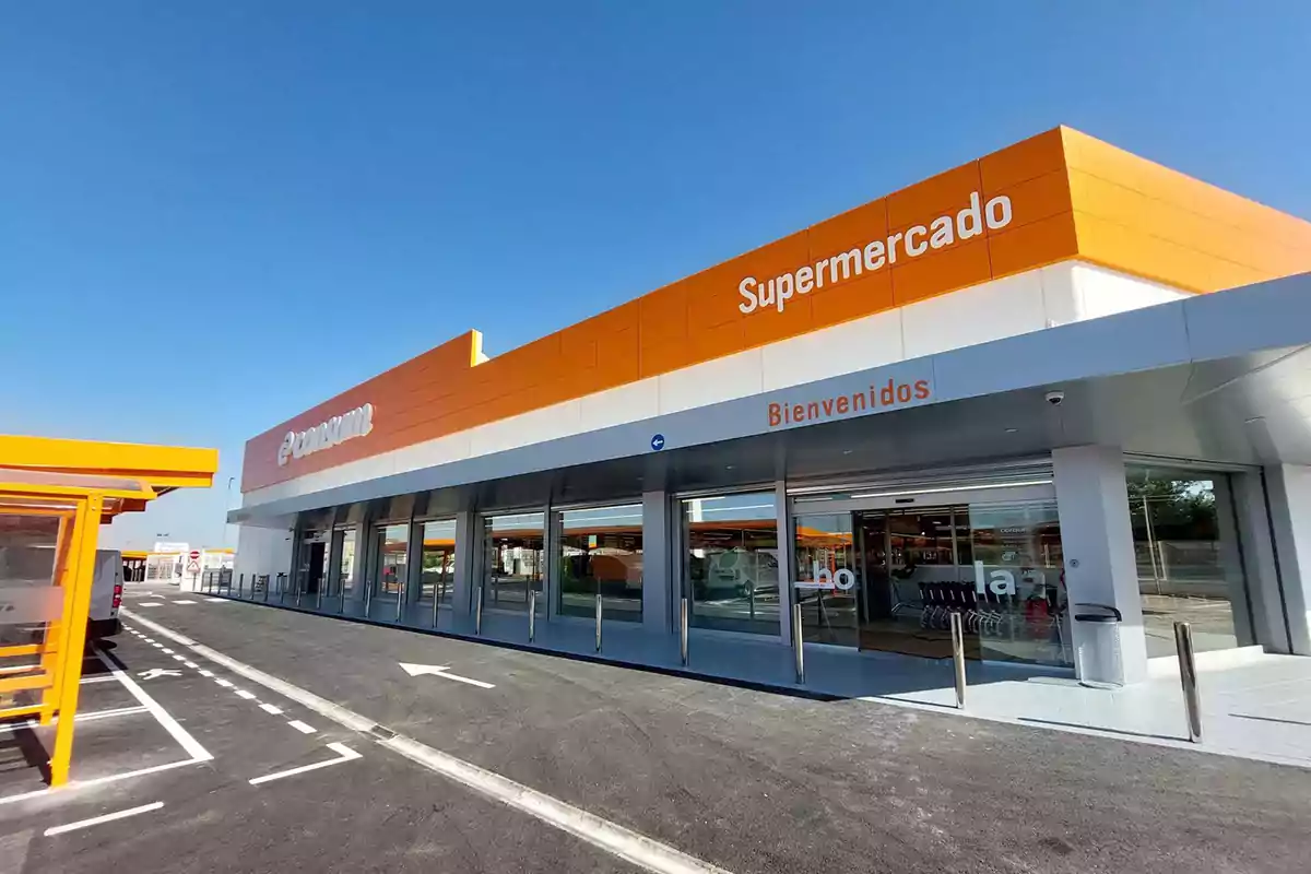 Nuevo supermercado Consum en Vegas del Genil, Granada,