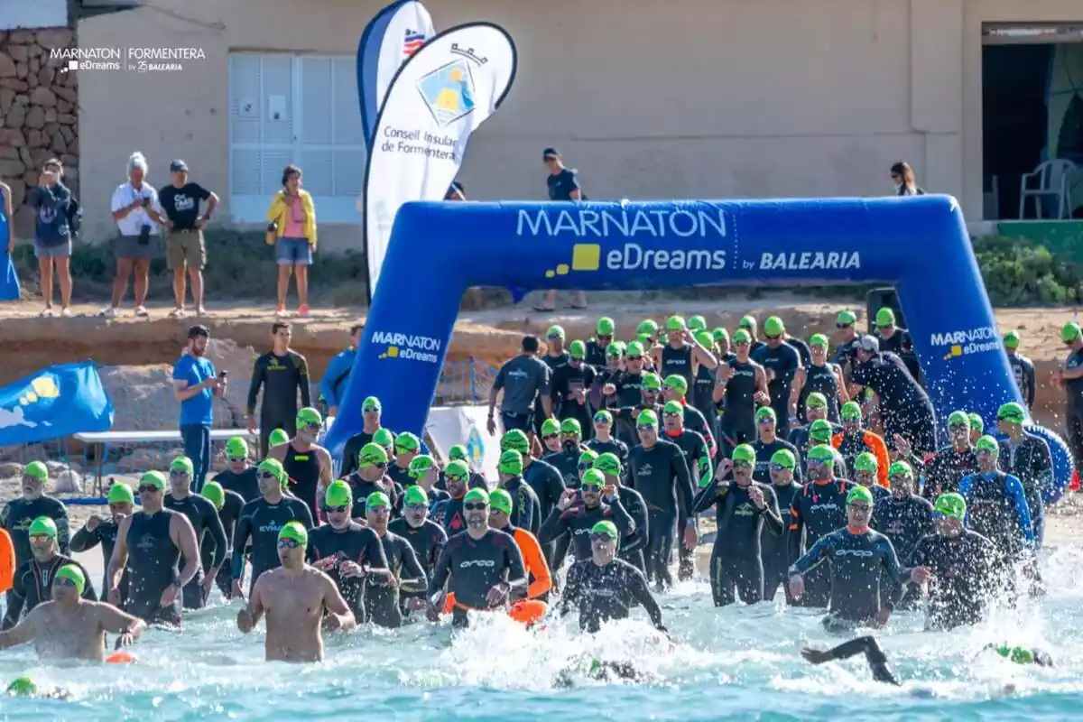 Cerca de 1.000 nadadores participarán este fin de semana en la Marnatón de Formentera