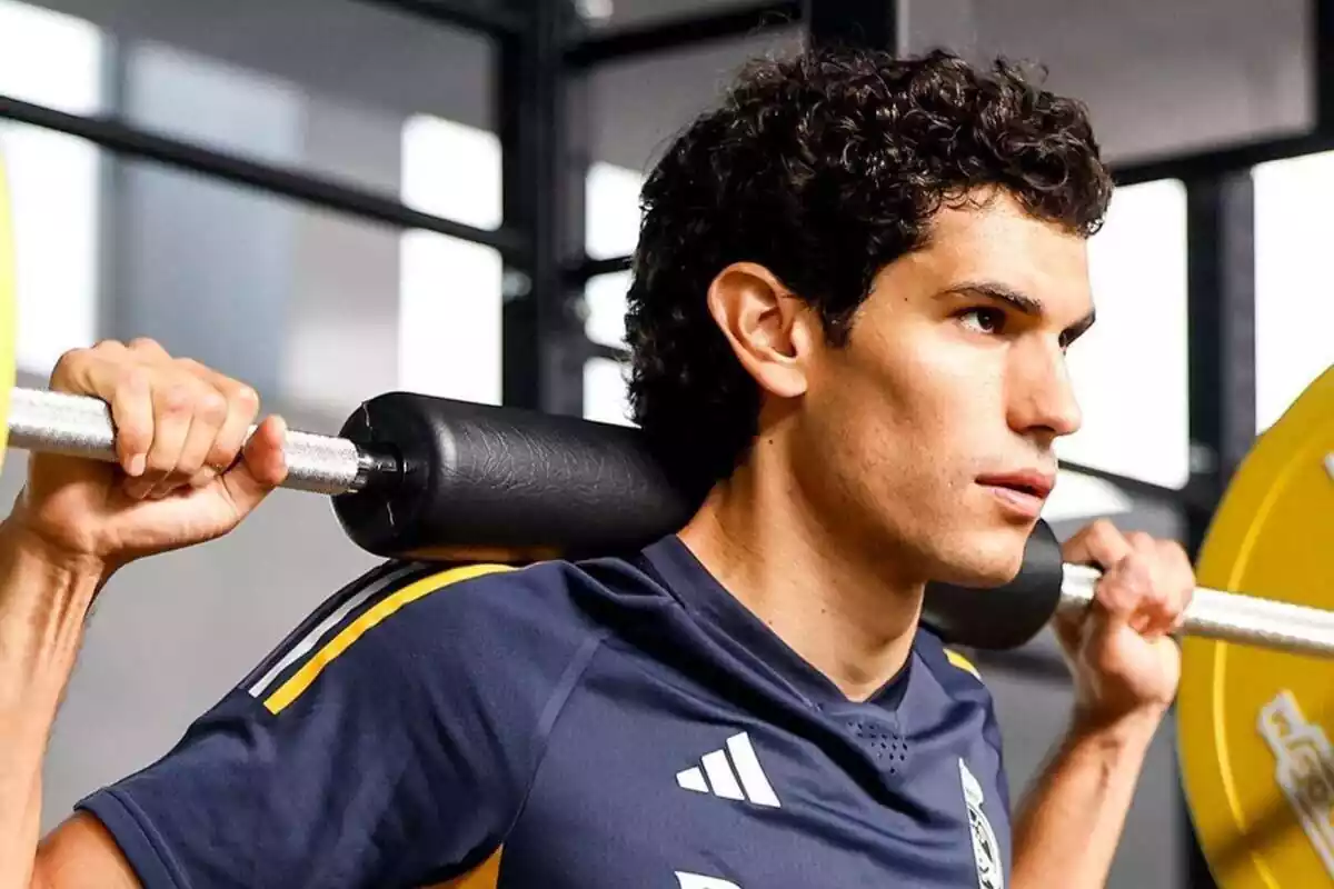 Jesús Vallejo en el gimnasio