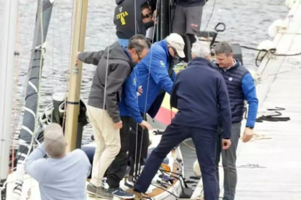 King Juan Carlos arriving at the port after sailing, on April 25, 2025, in Sanxenxo. King Juan Carlos arriving at the port after sailing, on April 25, 2025, in Sanxenxo.
