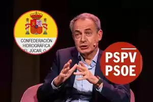 Un hombre hablando en un evento con logotipos de la Confederación Hidrográfica del Júcar y PSPV-PSOE.