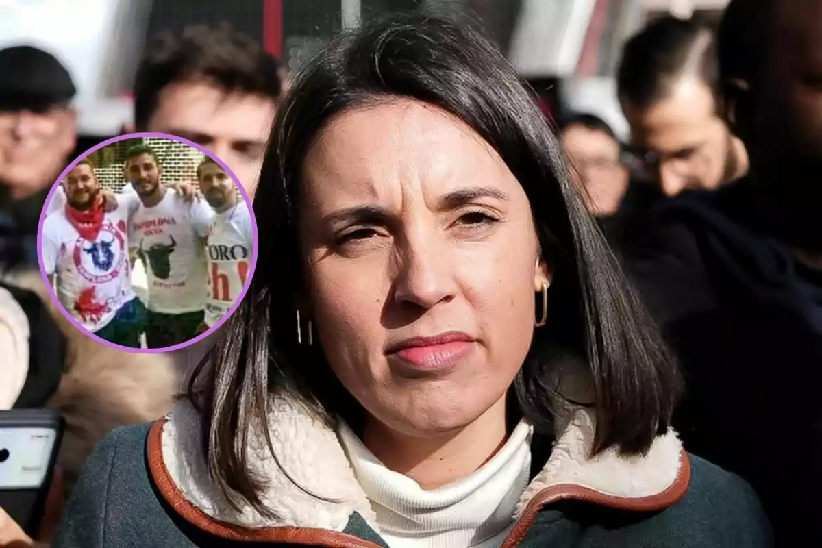 Una mujer de cabello oscuro está en primer plano con una expresión seria, mientras que en un recuadro se ven tres hombres con camisetas blancas y pañuelos rojos.