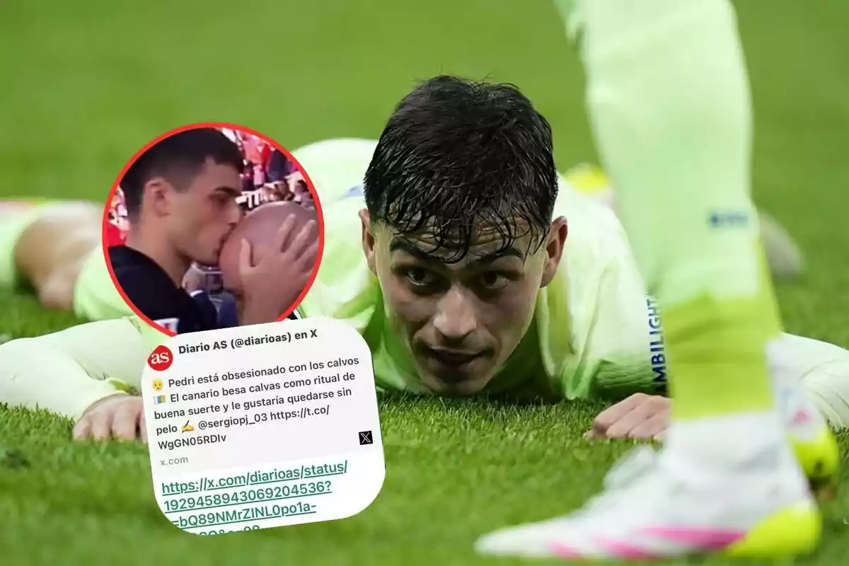 Un futbolista está acostado sobre el césped mirando hacia adelante, mientras en la esquina superior izquierda aparece un recuadro donde besa la cabeza calva de otra persona y se muestra un tuit comentando la acción.