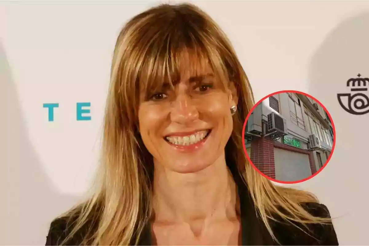 Una persona sonriendo frente a un fondo claro con un recuadro que muestra un edificio con letrero de sauna.