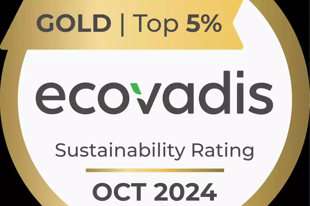 Insignia dorada de EcoVadis que indica una calificación de sostenibilidad en el top 5% para octubre de 2024.