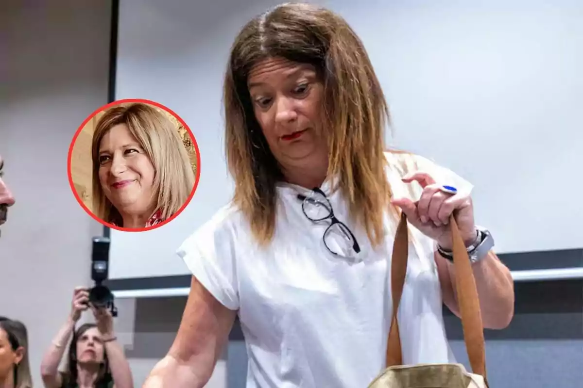 Mujer de cabello castaño y liso con camisa blanca sosteniendo una bolsa, al fondo se observa a una persona tomando fotos y un círculo rojo con el retrato de otra mujer rubia sonriendo.