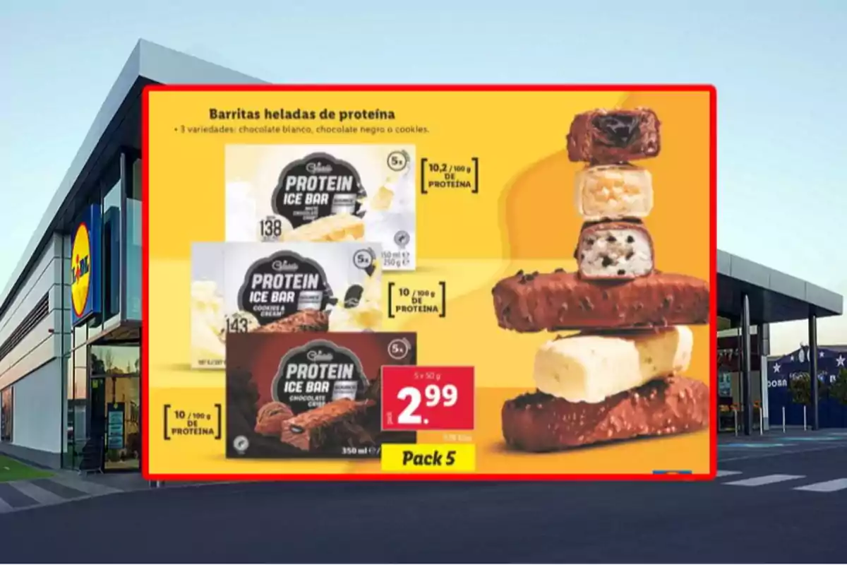 Anuncio de barritas heladas de proteína en un supermercado, mostrando tres variedades: chocolate blanco, chocolate negro y cookies, con información nutricional y precio del pack de cinco unidades. Anuncio de barritas heladas de proteína en un supermercado, mostrando tres variedades: chocolate blanco, chocolate negro y cookies, con información nutricional y precio del pack de cinco unidades.