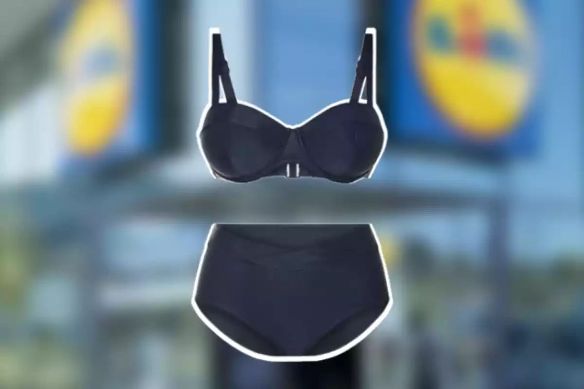 Conjunto de ropa interior negra con fondo desenfocado de una tienda. Conjunto de ropa interior negra con fondo desenfocado de una tienda.