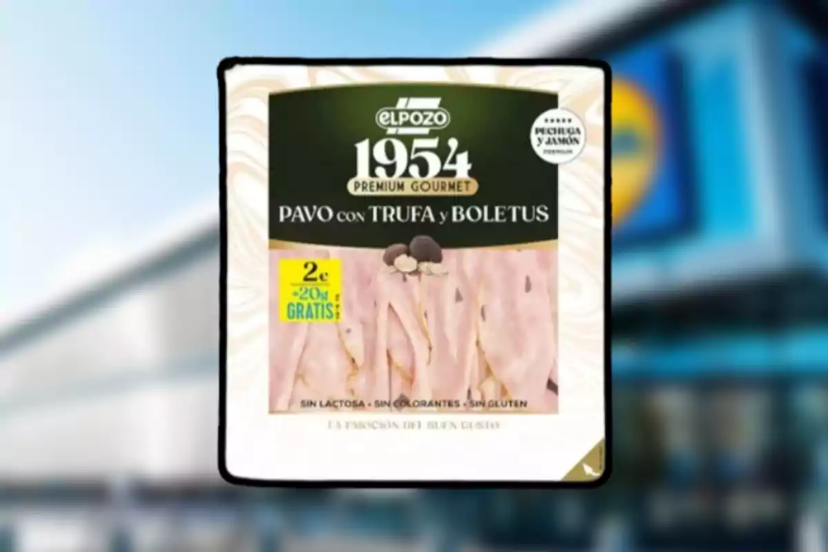 Paquete de pavo con trufa y boletus de la marca El Pozo 1954 Premium Gourmet con oferta de 20 gramos gratis y características como sin lactosa, sin colorantes y sin gluten. Paquete de pavo con trufa y boletus de la marca El Pozo 1954 Premium Gourmet con oferta de 20 gramos gratis y características como sin lactosa, sin colorantes y sin gluten.