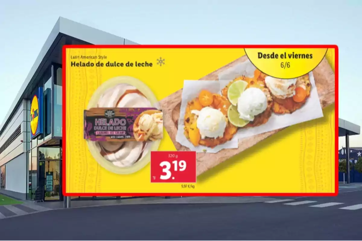 Cartel publicitario de helado de dulce de leche con una promoción en la entrada de un supermercado Lidl, mostrando el producto y un postre decorado con helado, rodajas de lima y frutas, sobre un fondo amarillo Cartel publicitario de helado de dulce de leche con una promoción en la entrada de un supermercado Lidl, mostrando el producto y un postre decorado con helado, rodajas de lima y frutas, sobre un fondo amarillo