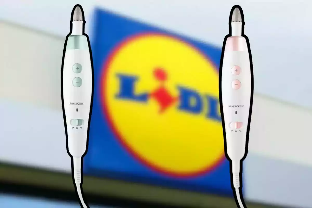Dos dispositivos de la marca SilverCrest con fondo del logotipo de Lidl. Dos dispositivos de la marca SilverCrest con fondo del logotipo de Lidl.