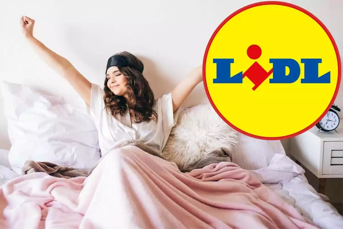 Mujer despertando feliz en la cama con antifaz negro y logo de Lidl en la esquina.