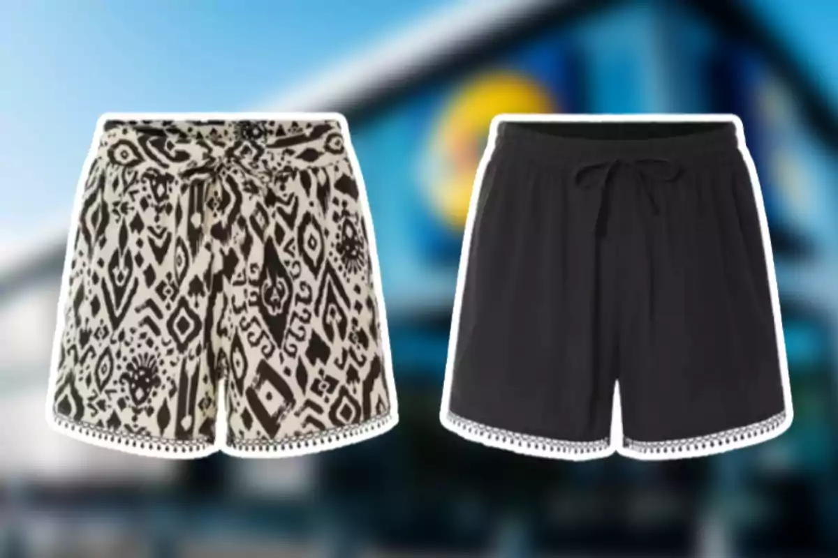 Dos shorts de mujer, uno con estampado étnico en blanco y negro y otro liso en color negro, ambos con detalle de encaje en el borde inferior, sobre un fondo desenfocado. Dos shorts de mujer, uno con estampado étnico en blanco y negro y otro liso en color negro, ambos con detalle de encaje en el borde inferior, sobre un fondo desenfocado.