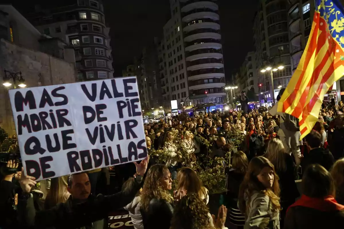 Manifestación contra Sanchez por la DANA