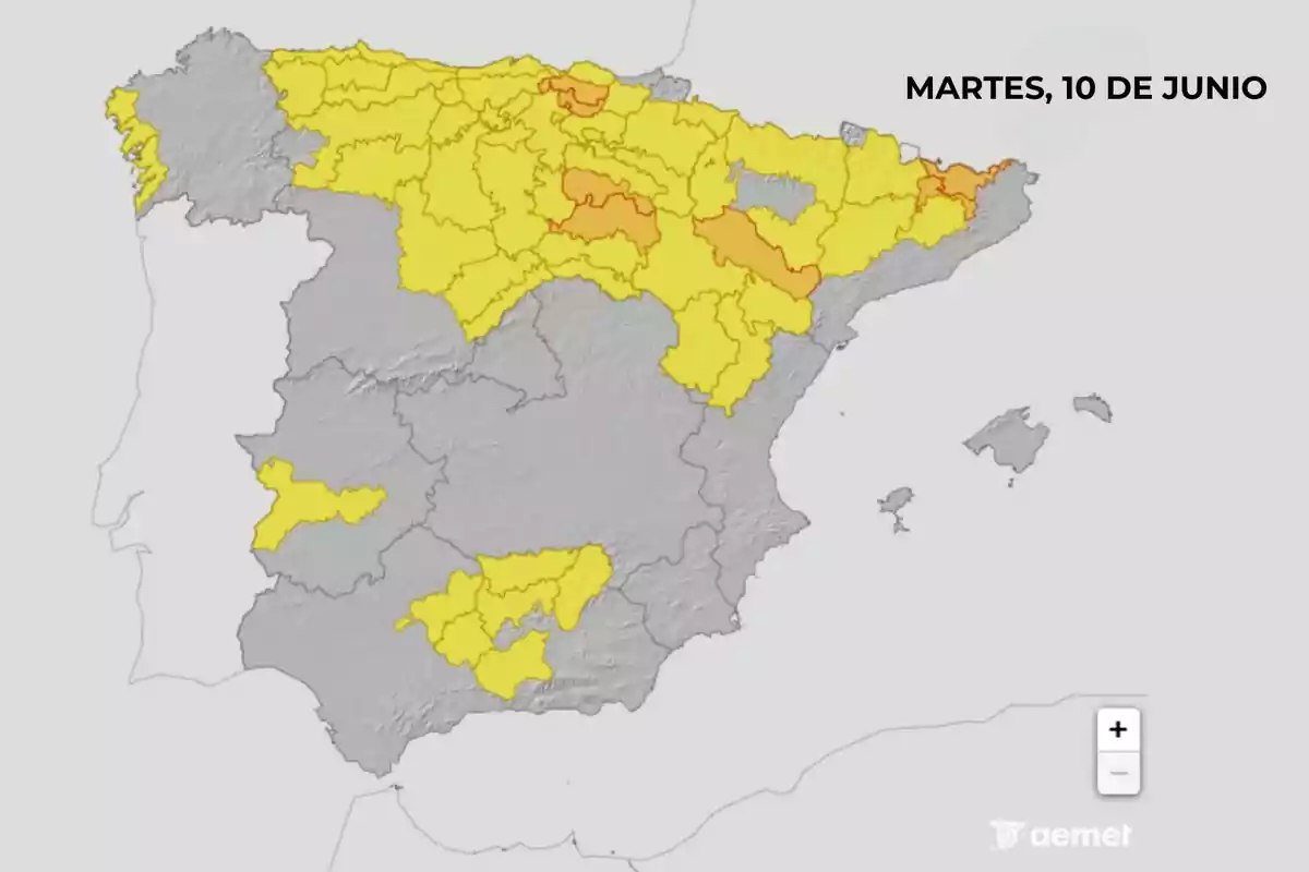 Mapa de España con varias zonas en el norte, noreste, centro y suroeste marcadas en amarillo y algunas áreas en naranja, indicando alertas meteorológicas para el martes 10 de junio. Mapa de España con varias zonas en el norte, noreste, centro y suroeste marcadas en amarillo y algunas áreas en naranja, indicando alertas meteorológicas para el martes 10 de junio.